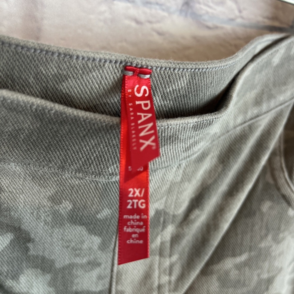 Spanx Women's Y2K Athleisure Stetch Flattering Ankle Grey Camo Leggings 2X - Picture 4 of 8